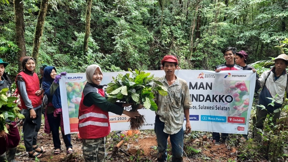 2 Vegetasi Kopi Sebagai Sarana Konservasi Tanah dan Air di Masyarakat 3T Dusun Cindakko Binaan DPPU Hasanuddin